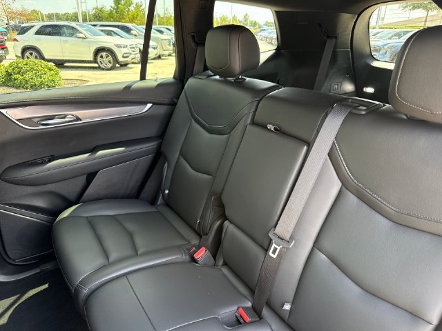 Used 2024 Cadillac XT6 Luxury w/ LPO, Floor Liner Package FWD image 31