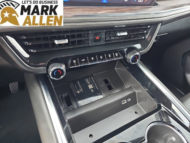 Used 2025 Chevrolet Tahoe LT AWD/4WD image 18