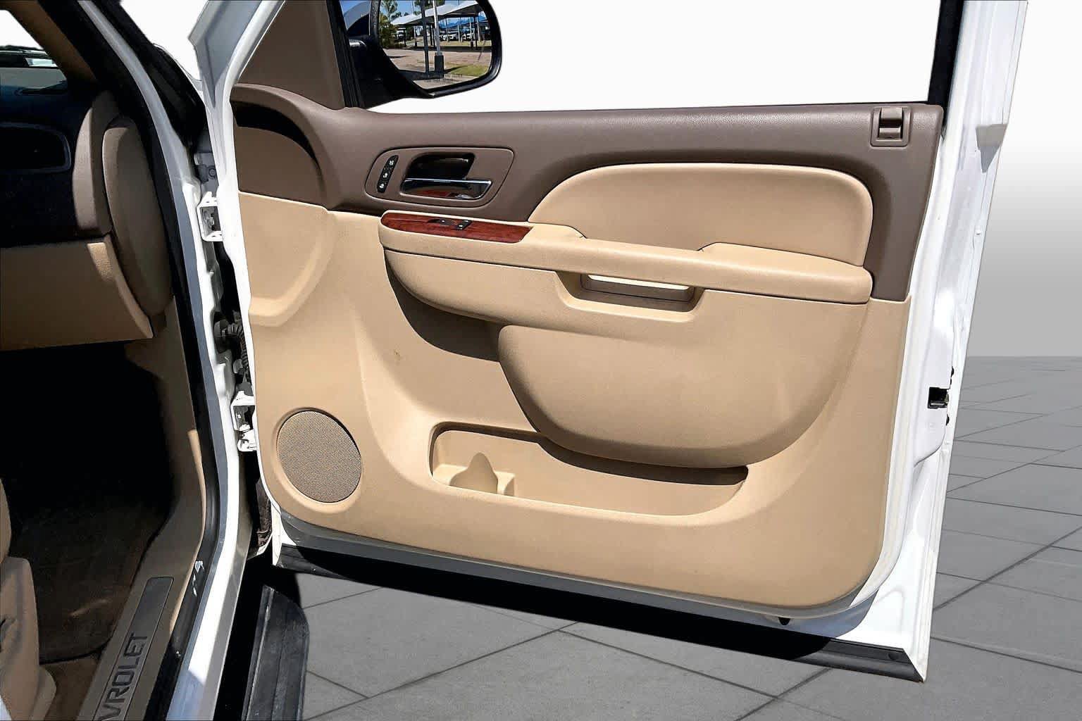 Used 2012 Chevrolet Avalanche LTZ RWD image 21