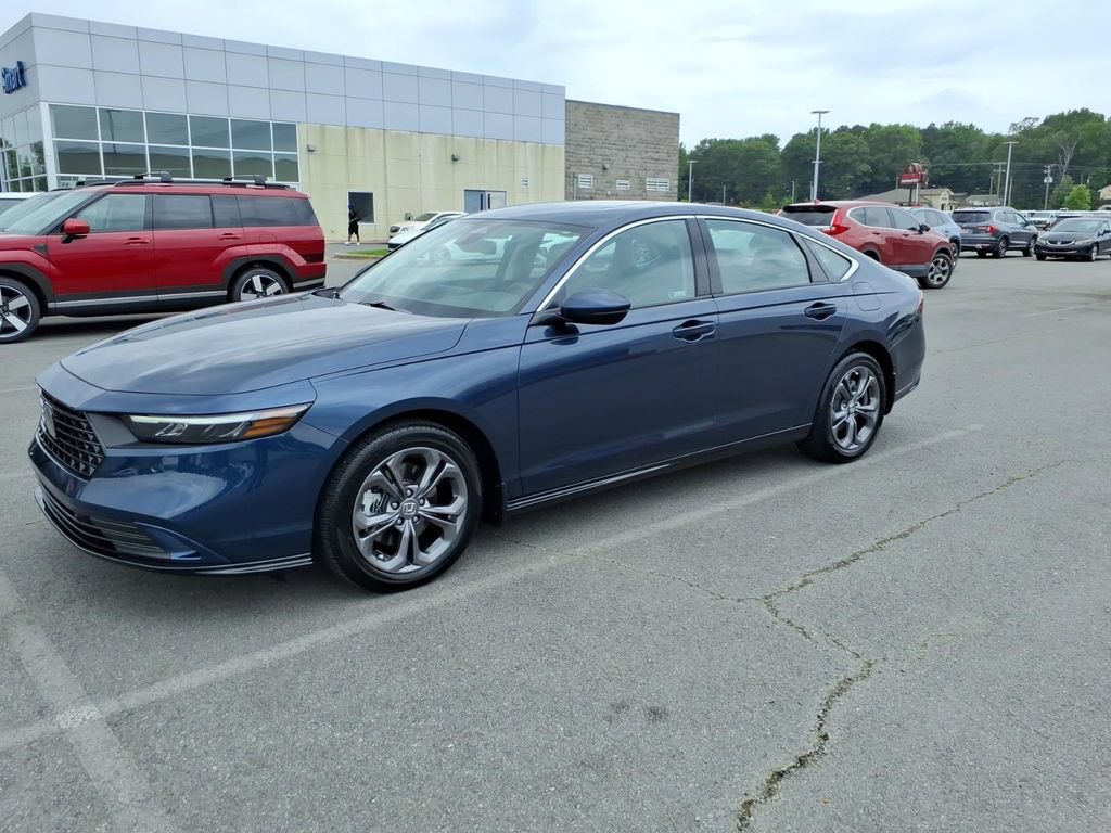 Used 2025 Honda Accord EX-L image 3