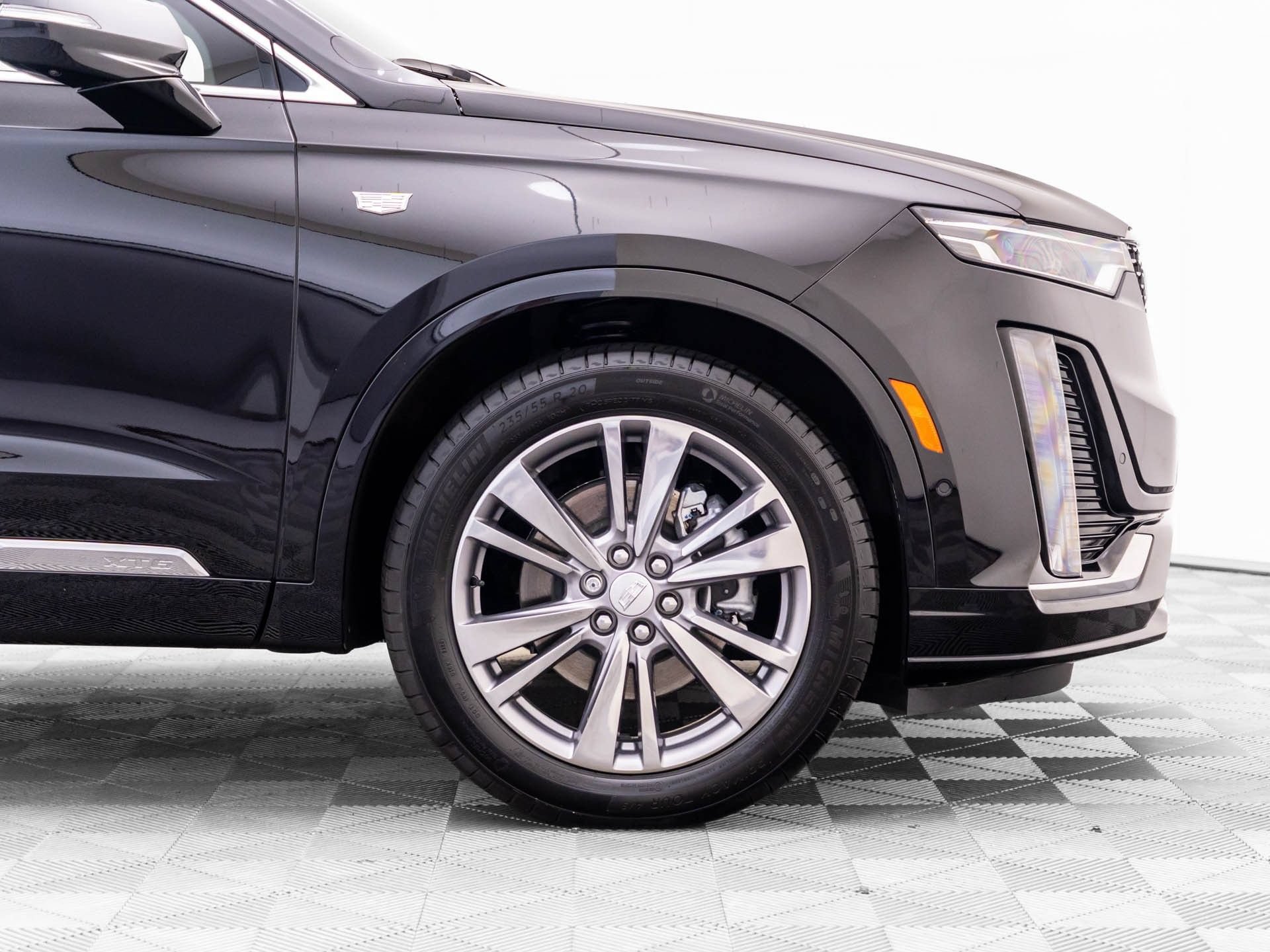 Certified 2025 Cadillac XT6 Premium Luxury w/ Platinum Package AWD/4WD image 37