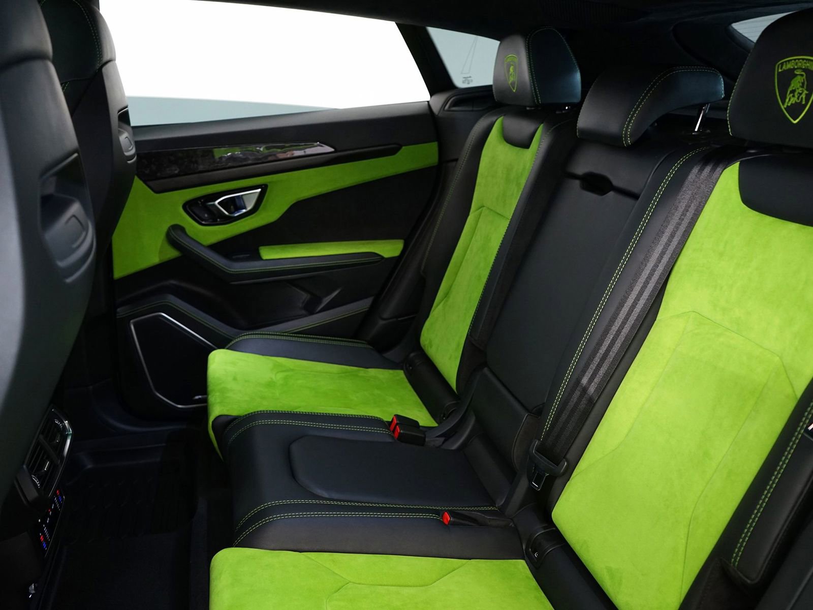 Used 2022 Lamborghini Urus image 26