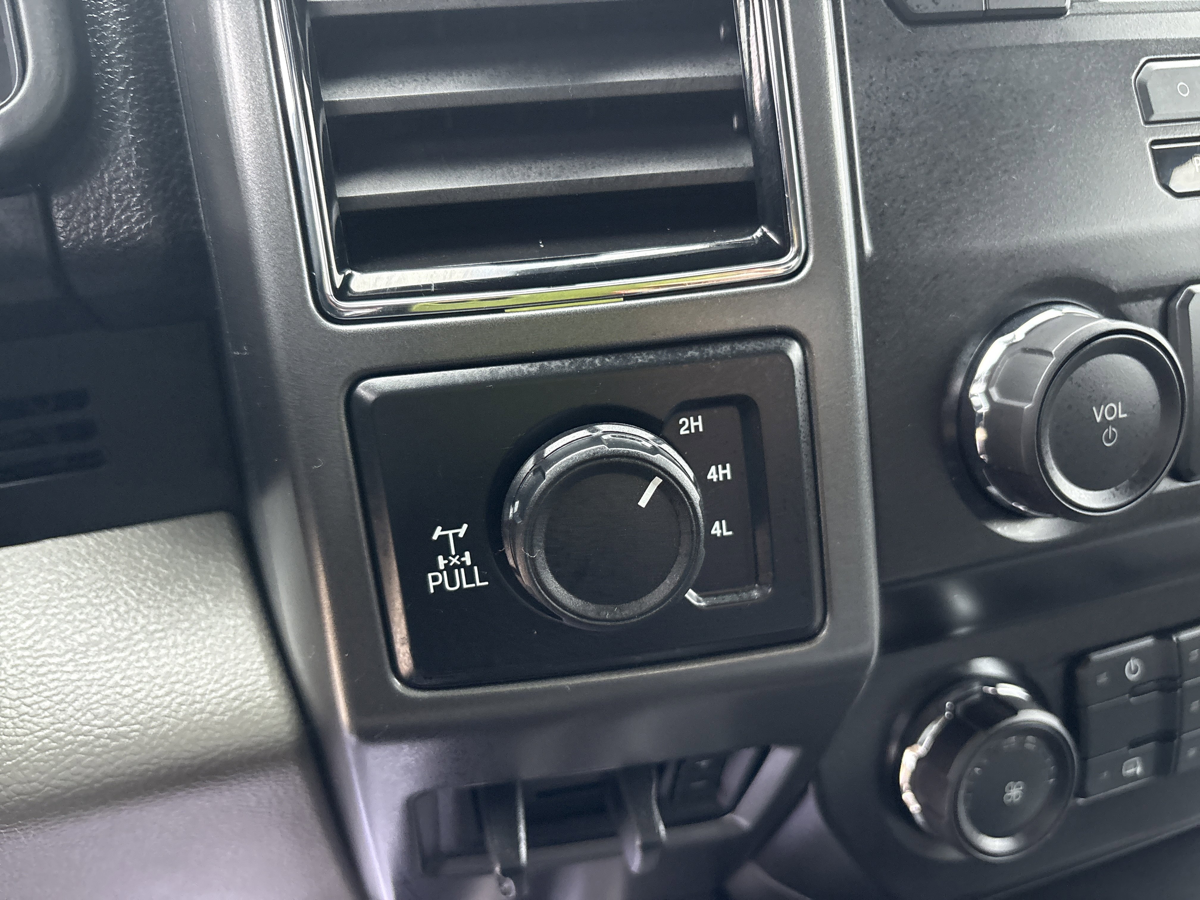 Used 2019 Ford F250 XLT w/ XLT Value Package image 15