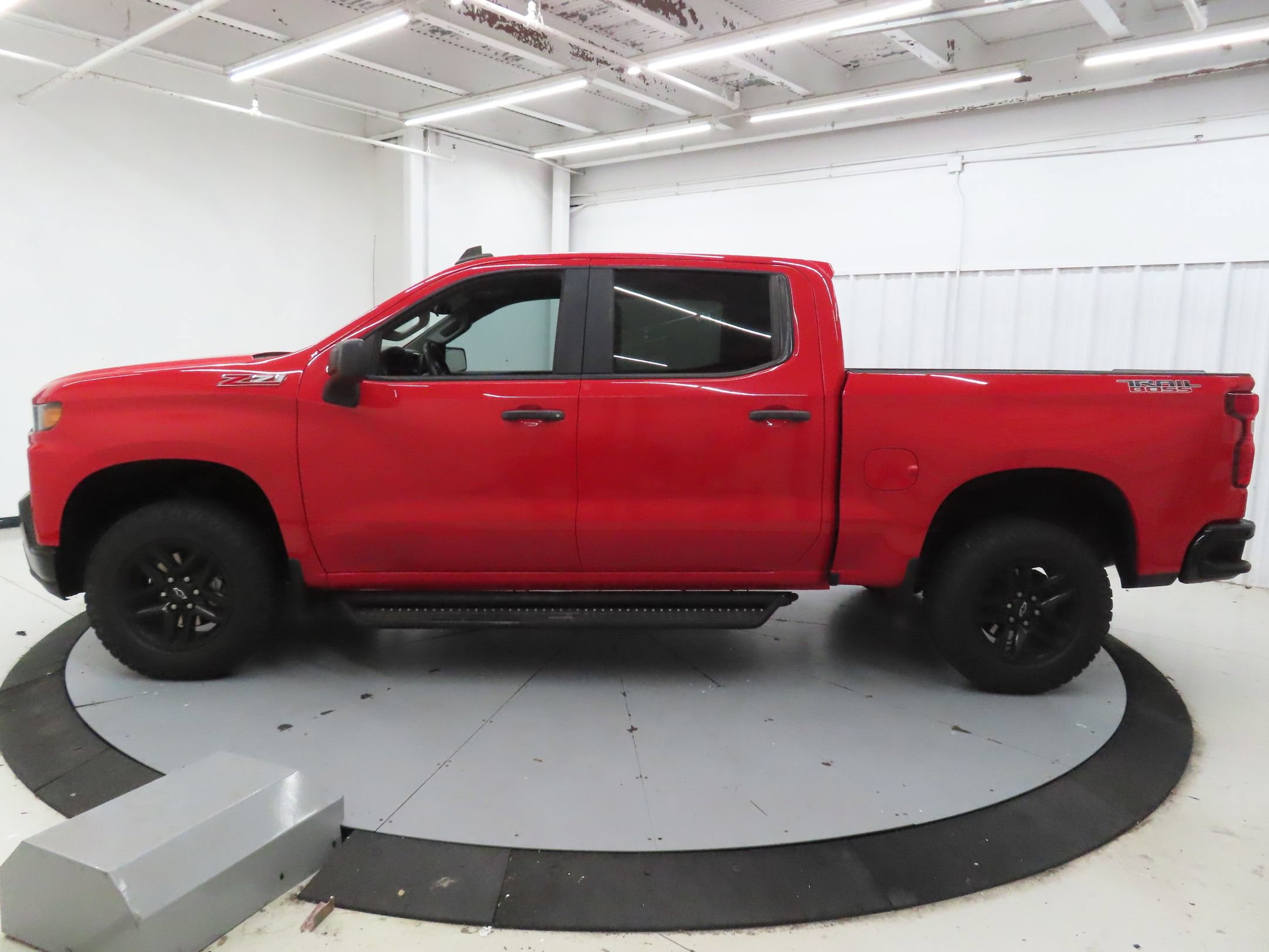Used 2021 Chevrolet Silverado 1500 Custom Trail Boss AWD/4WD image 7