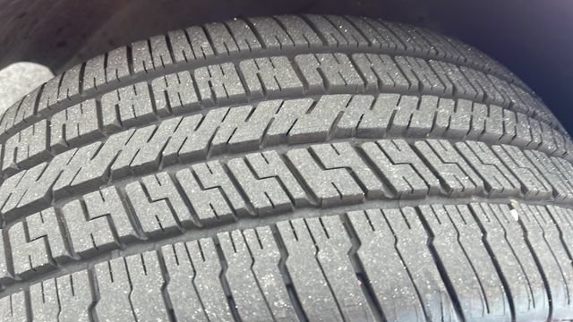 Used 2007 Pontiac Solstice Convertible RWD image 27