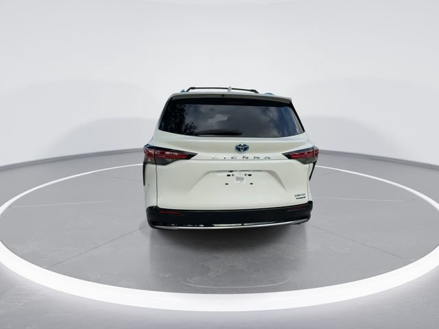 Used 2021 Toyota Sienna Limited FWD image 7