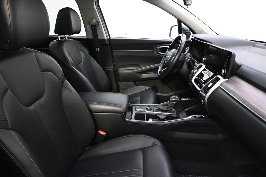 Used 2023 Kia Sorento S w/ Panoramic Sunroof Package AWD/4WD image 16