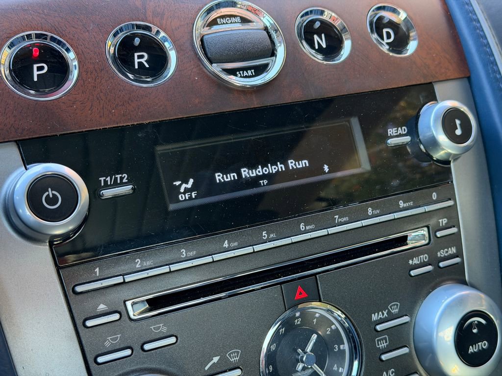 Used 2015 Aston Martin DB9 Coupe image 35