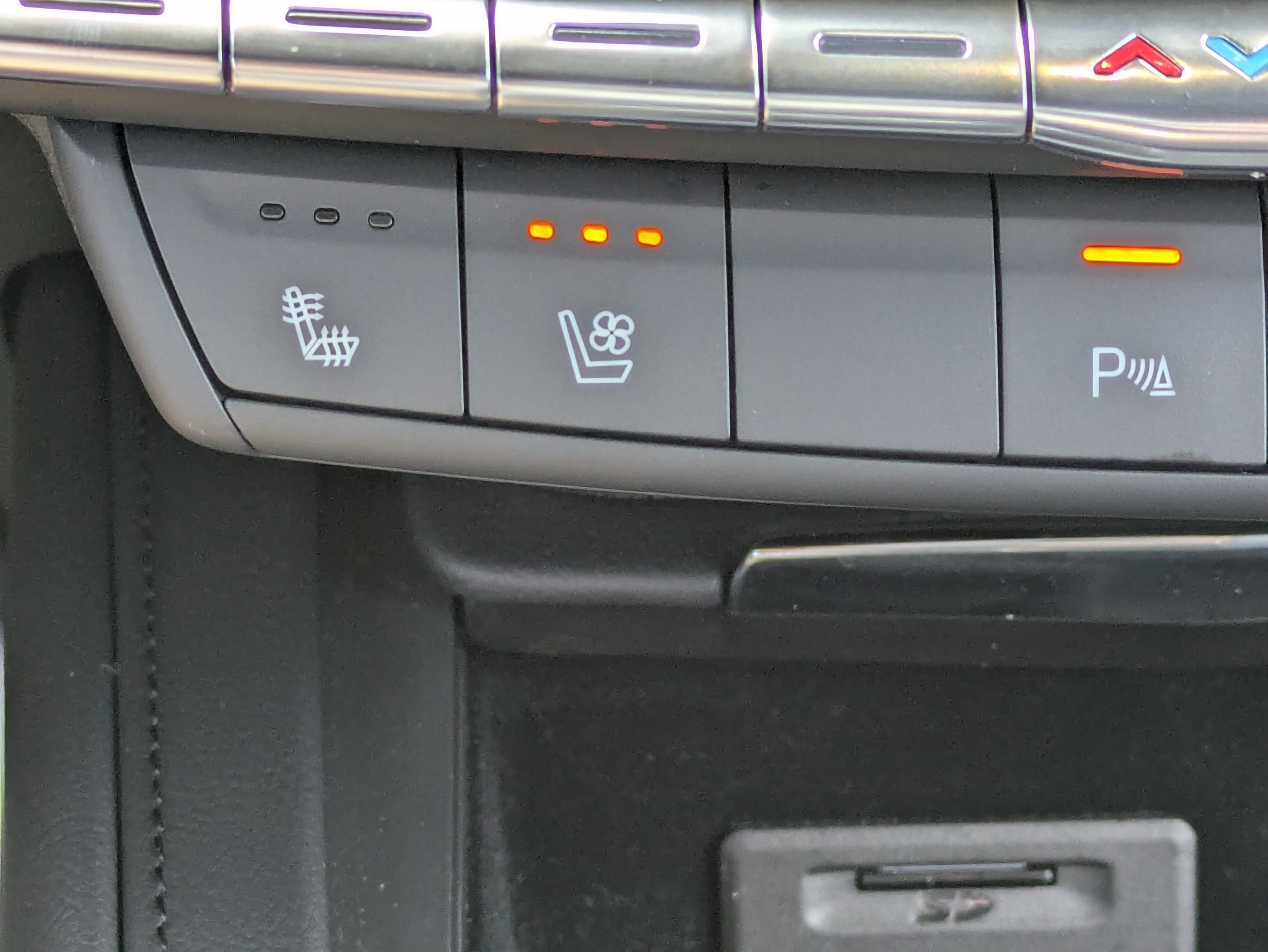 Certified 2023 Cadillac XT4 Sport AWD/4WD image 27