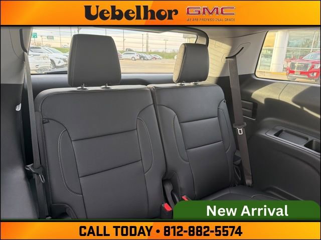 Used 2023 GMC Acadia SLT w/ Preferred Package image 8