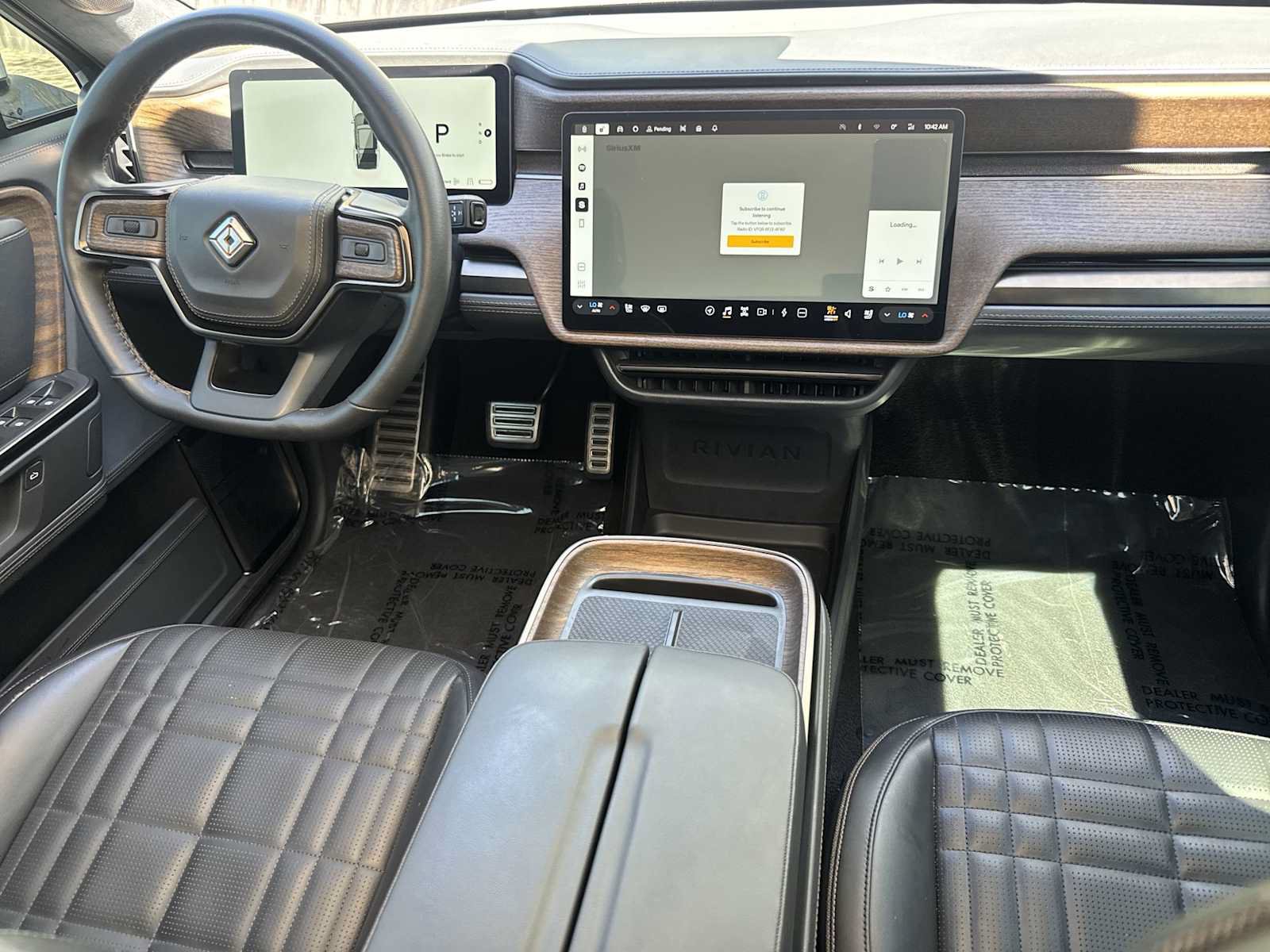 Used 2025 Rivian R1S Premium AWD/4WD image 13