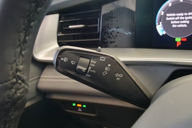 New 2026 Volkswagen Tiguan SE R-Line image 26