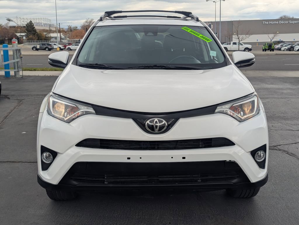Used 2018 Toyota RAV4 XLE image 10