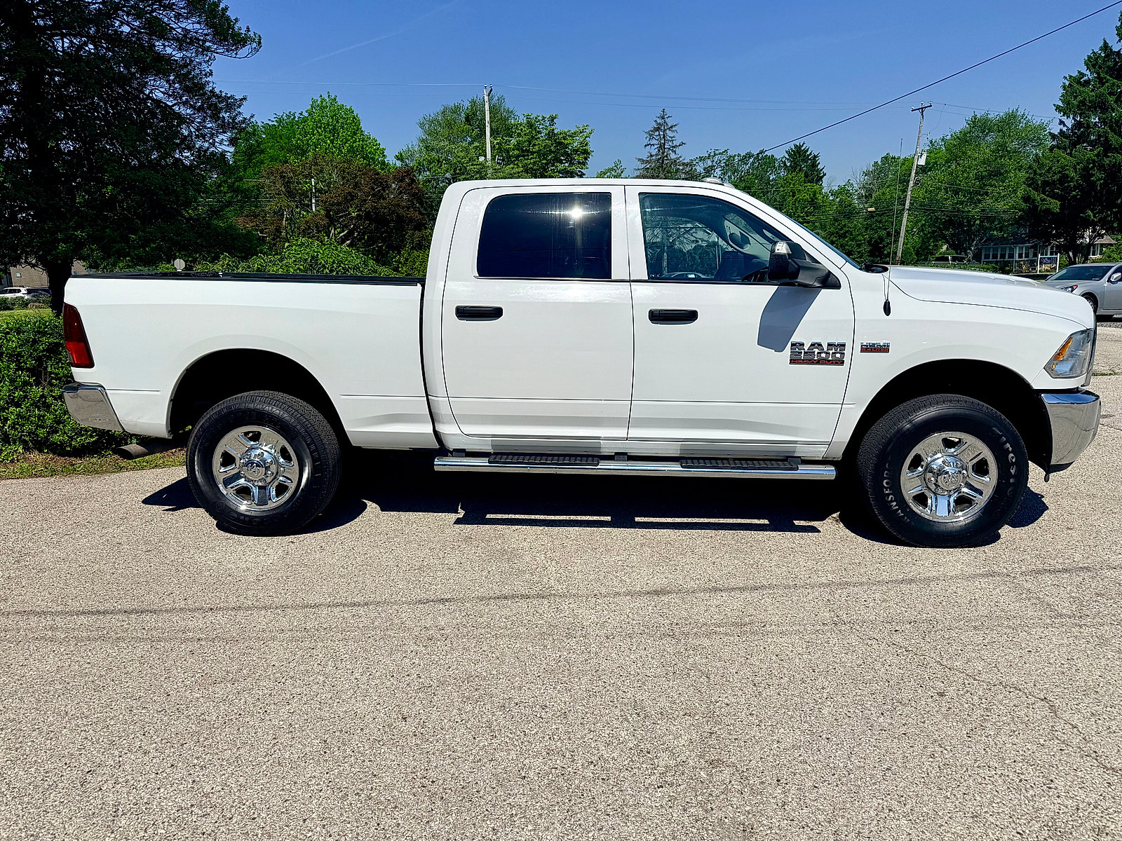 Used 2018 RAM 2500 Tradesman w/ Chrome Appearance Group AWD/4WD image 3