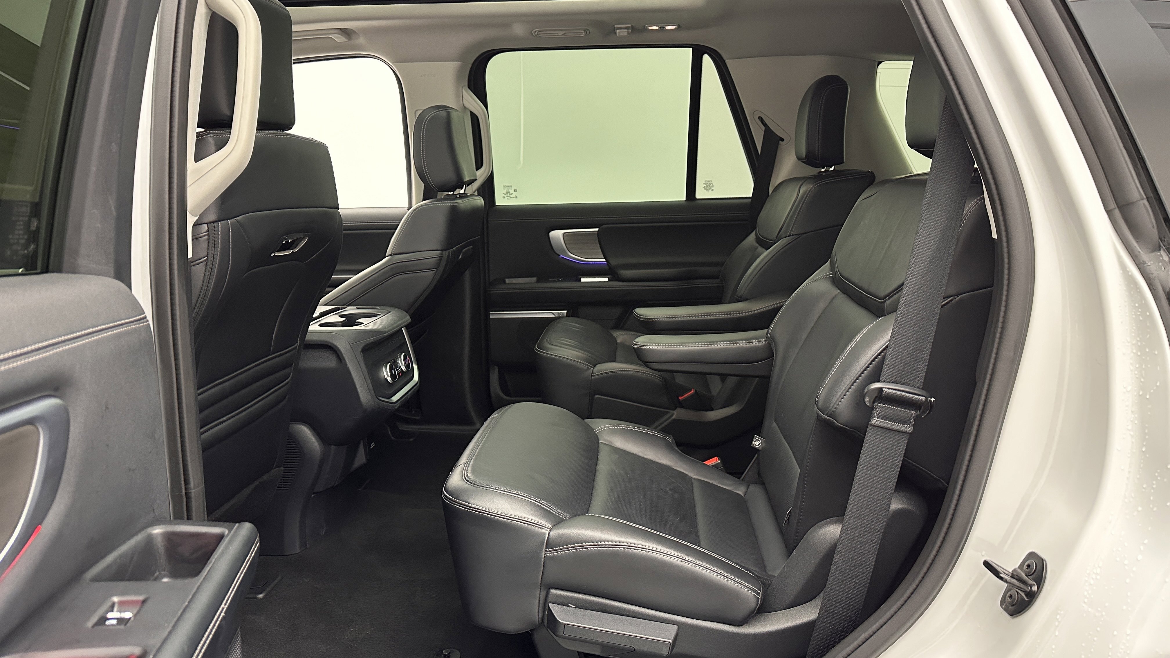 Used 2025 Ford Expedition Platinum image 24