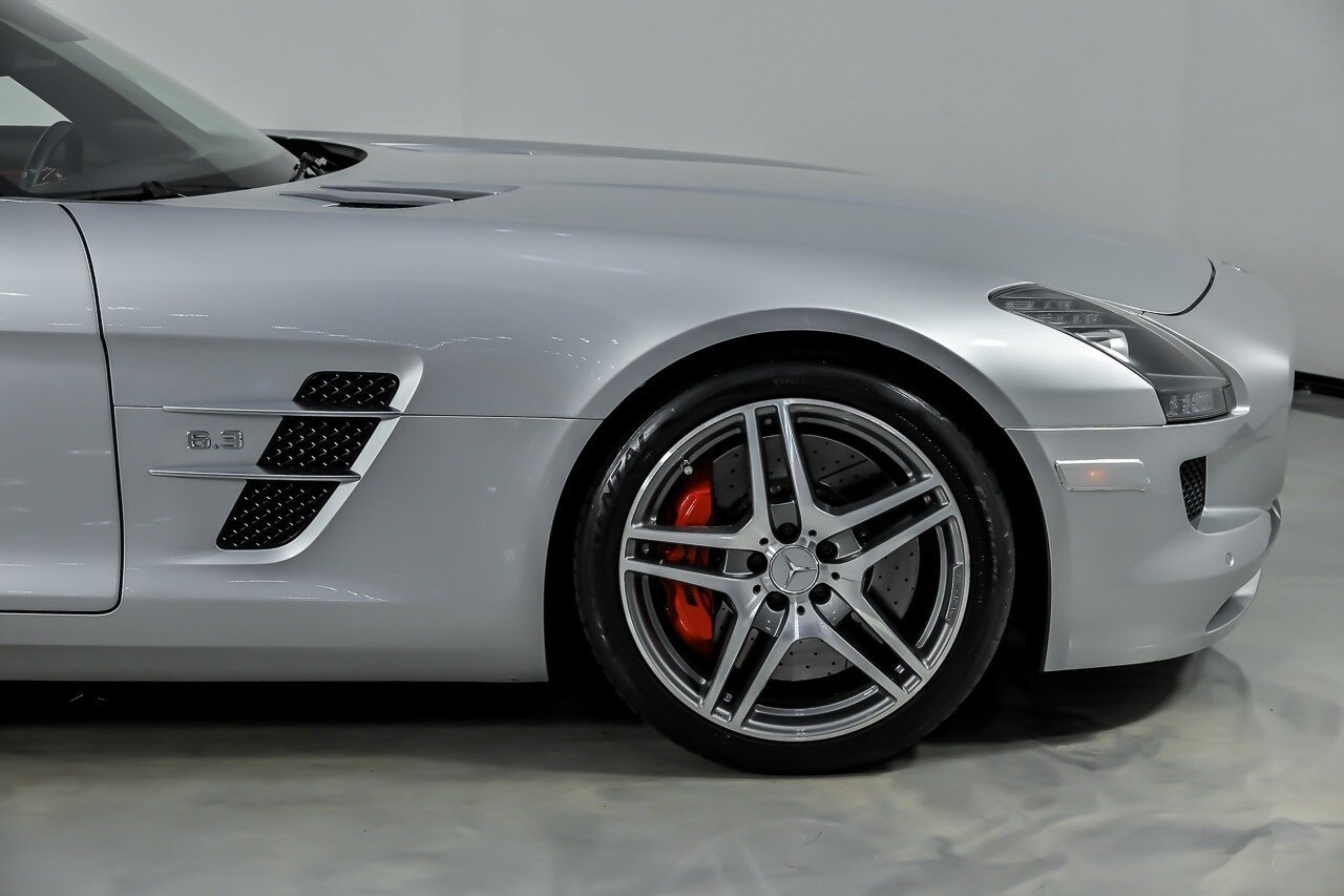 Used 2012 Mercedes-Benz SLS AMG Roadster image 15
