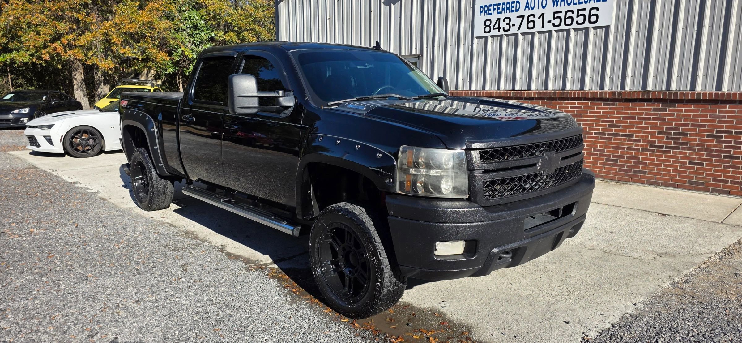 Used 2014 Chevrolet Silverado 2500 LTZ w/ LTZ Plus Package AWD/4WD image 2