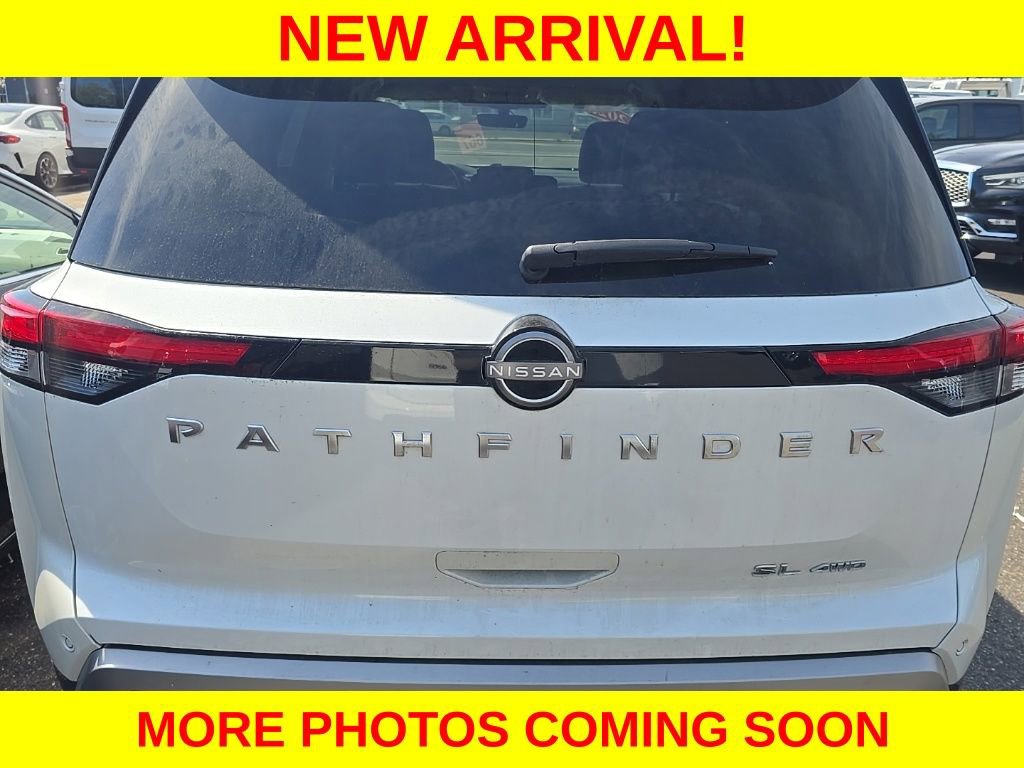 Used 2025 Nissan Pathfinder SL AWD/4WD image 14