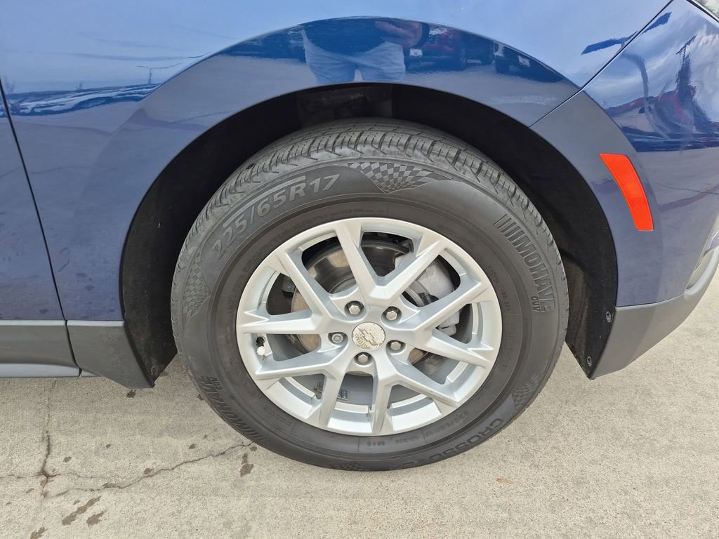 Used 2022 Chevrolet Equinox LS w/ Driver Confidence II Package image 10