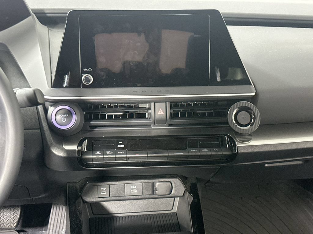 Used 2023 Toyota Prius LE FWD image 20