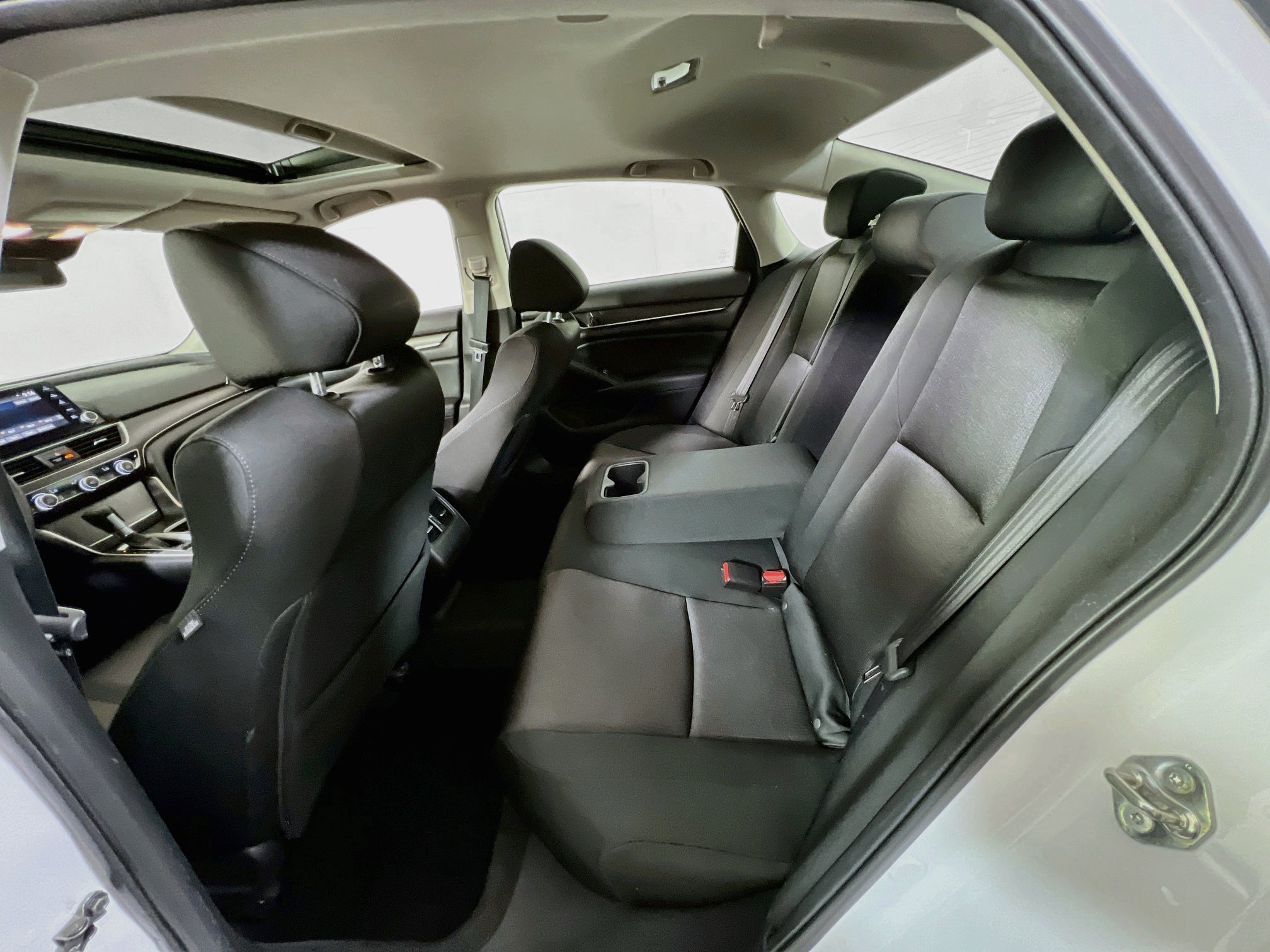 Used 2018 Honda Accord EX image 24