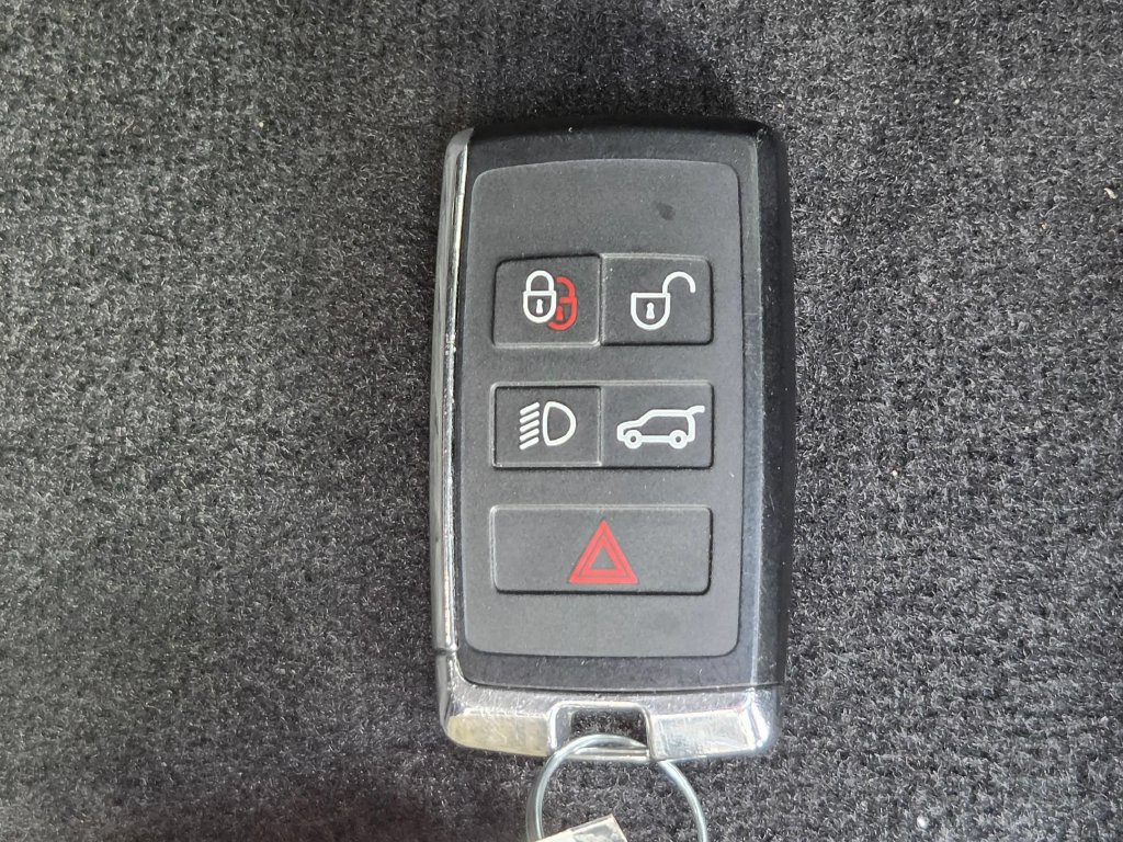 Used 2021 Land Rover Range Rover Velar R-Dynamic S AWD/4WD image 35