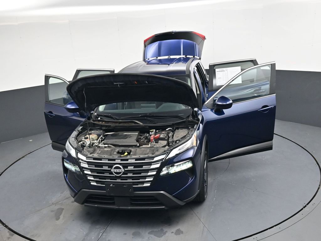 Used 2025 Nissan Rogue SV image 47