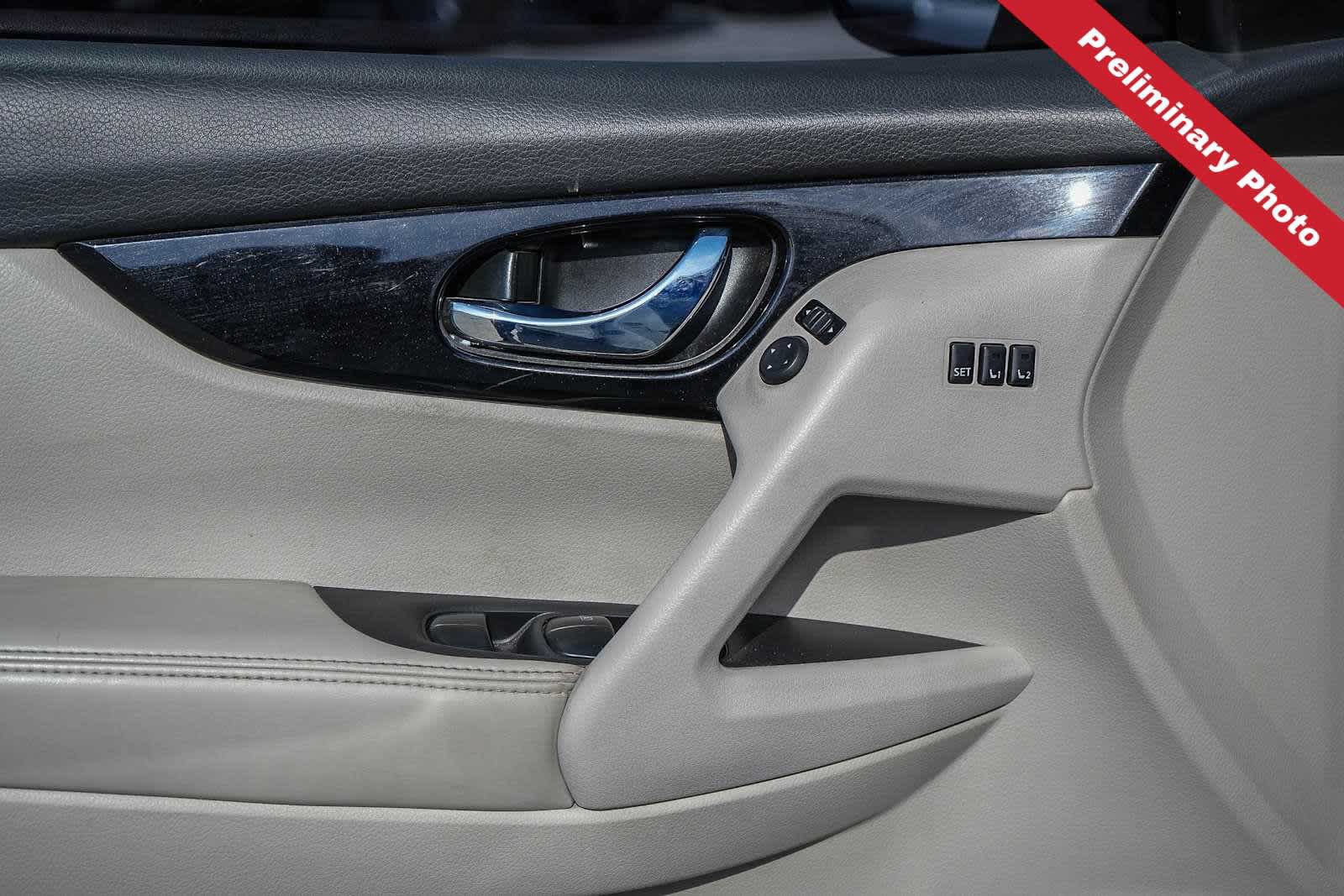 Used 2022 Nissan Rogue Sport SV w/ Technology Package FWD image 16