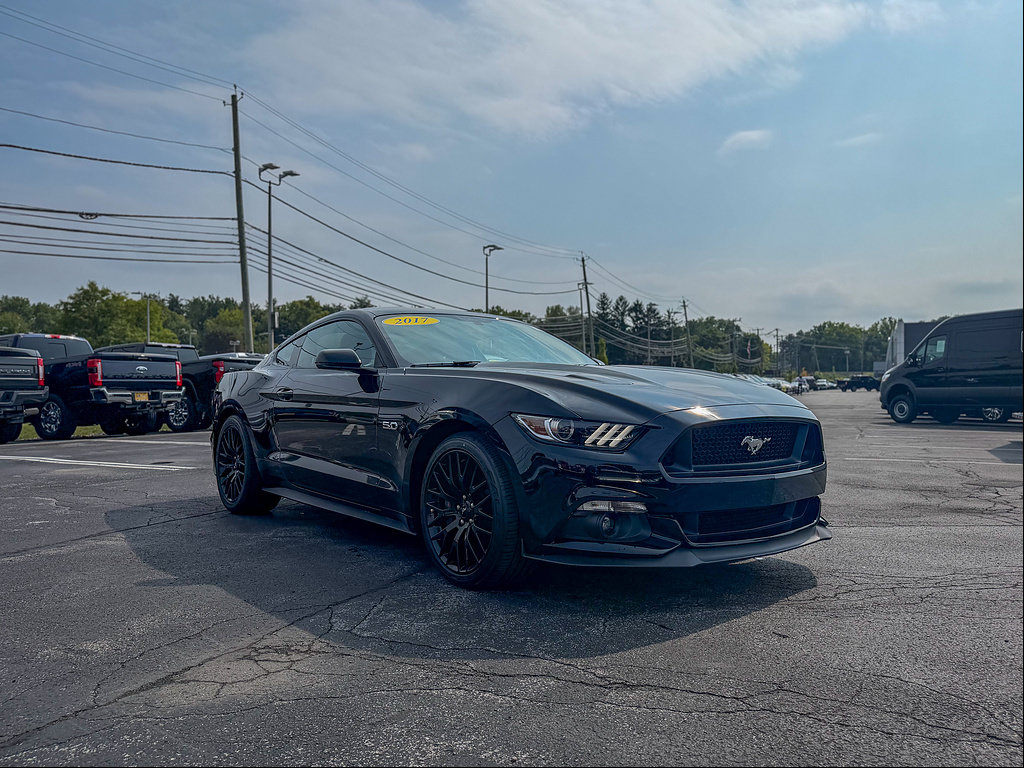 Used 2017 Ford Mustang GT Premium w/ GT Performance Package RWD image 10