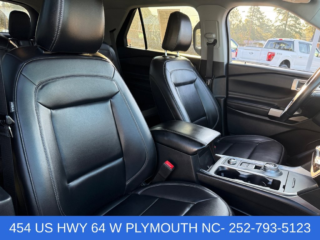 Used 2023 Ford Explorer XLT w/ Equipment Group 202A AWD/4WD image 17