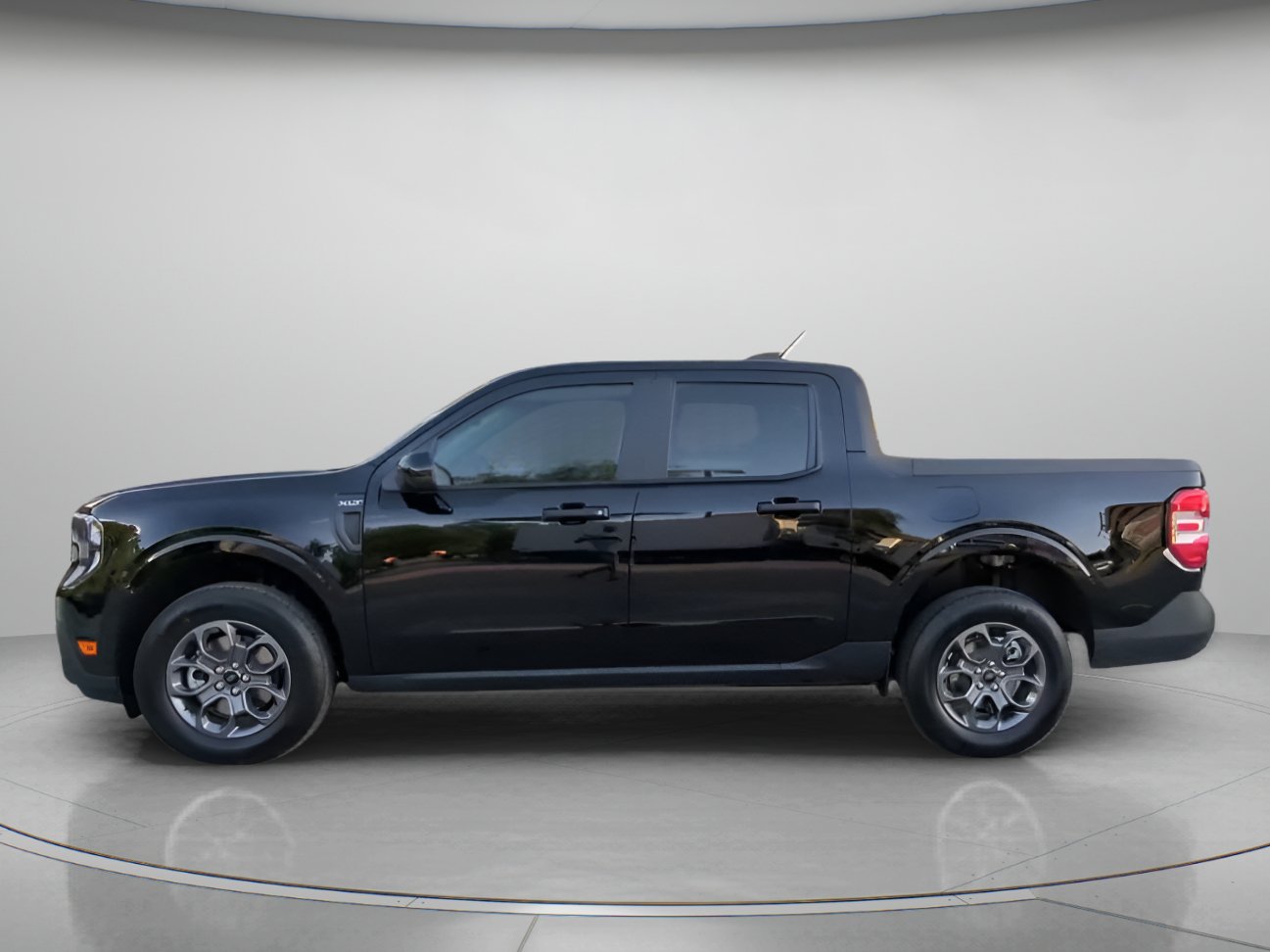New 2026 Ford Maverick XLT w/ XLT Luxury Package FWD image 13