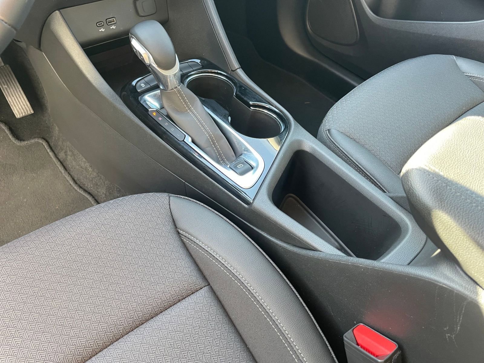 Used 2025 Buick Encore GX Preferred image 40