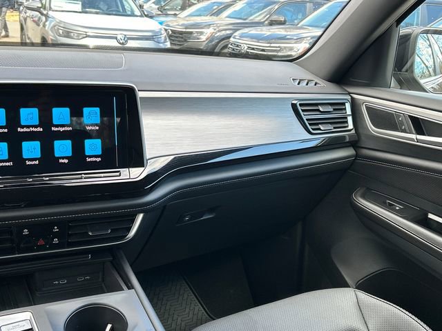 Certified 2025 Volkswagen Atlas Cross Sport SE image 24