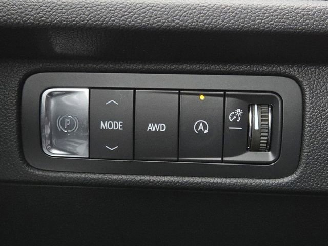 New 2026 Chevrolet Traverse LT w/ Driver Confidence Package AWD/4WD image 11