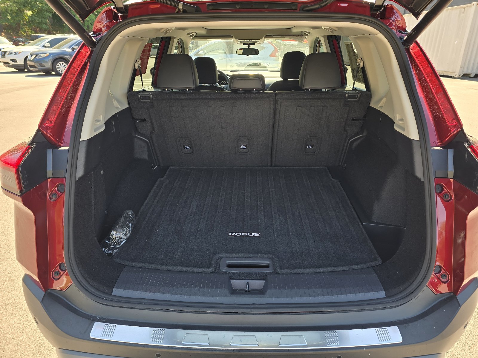 Certified 2022 Nissan Rogue SV w/ SV Premium Package FWD image 26