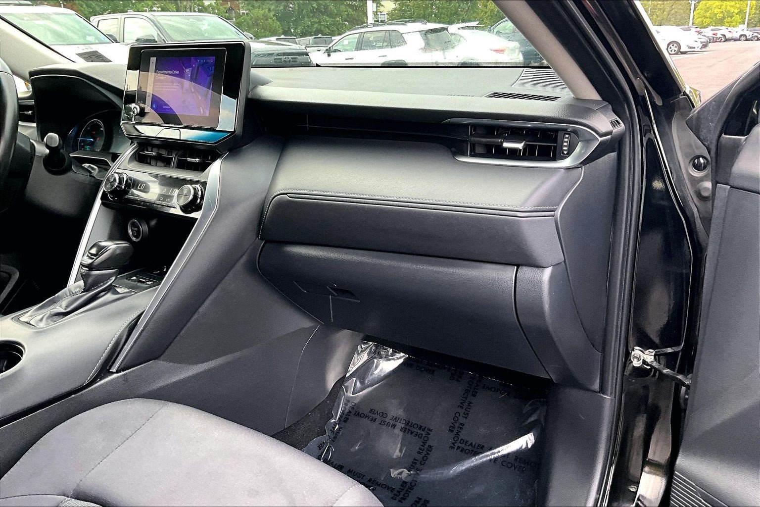 Used 2023 Toyota Venza LE AWD/4WD image 14