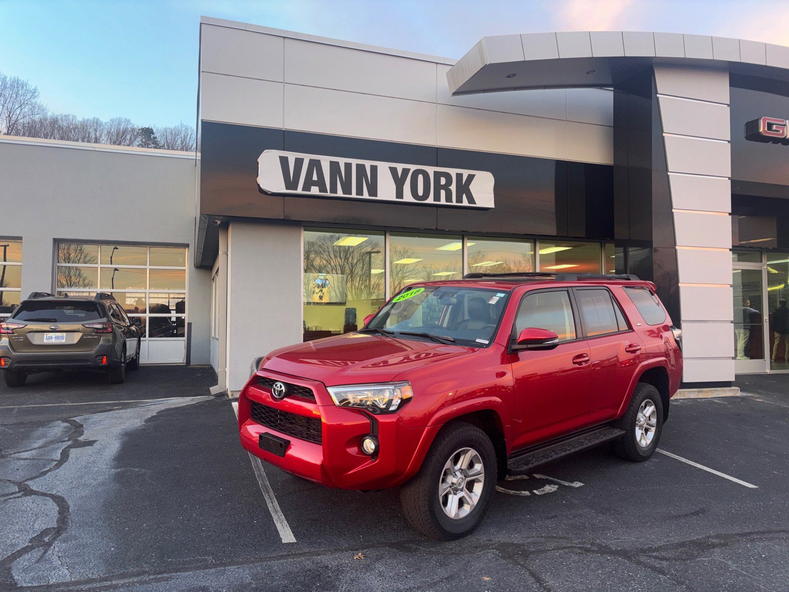 Used 2018 Toyota 4Runner SR5 Premium image 1