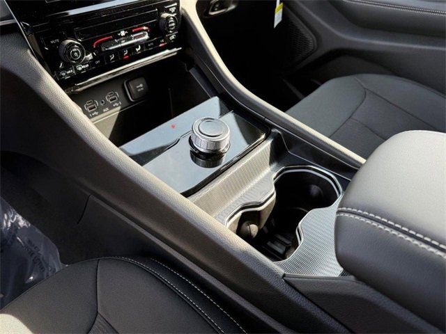 New 2025 Jeep Grand Cherokee L Laredo image 26