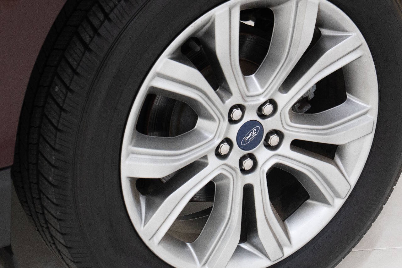 Used 2019 Ford Edge Titanium w/ Equipment Group 301A FWD image 82