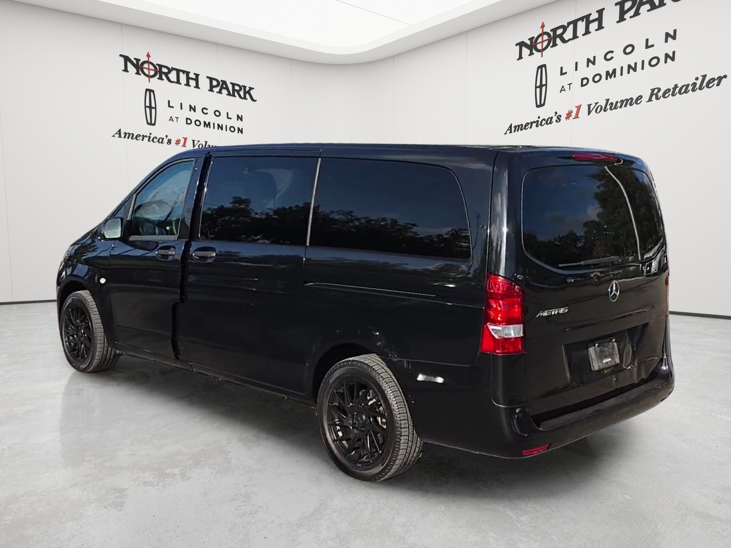 Used 2019 Mercedes-Benz Metris Passenger image 7