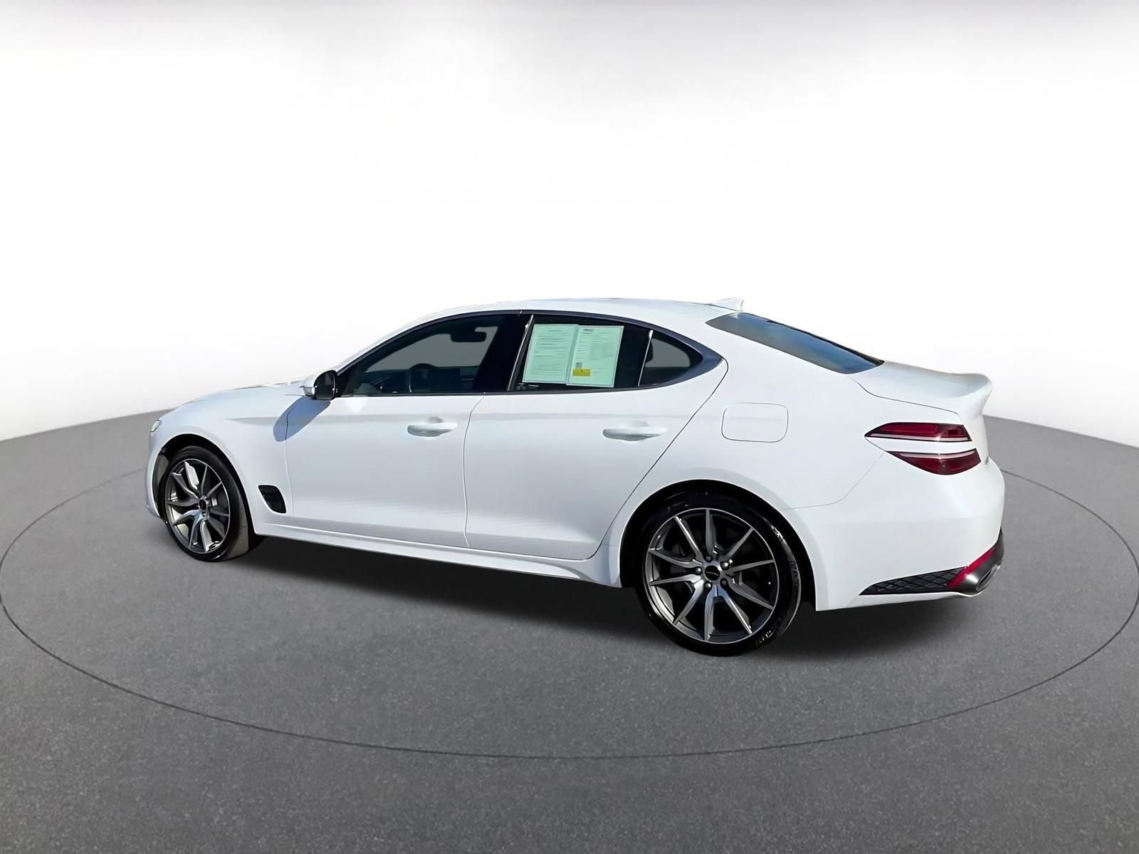 Used 2025 Genesis G70 2.5T image 11