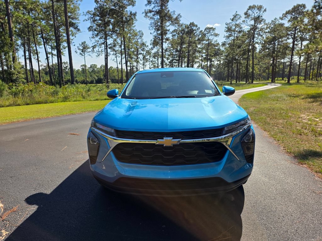 Used 2026 Chevrolet Trax LS w/ LS Convenience Package FWD image 8