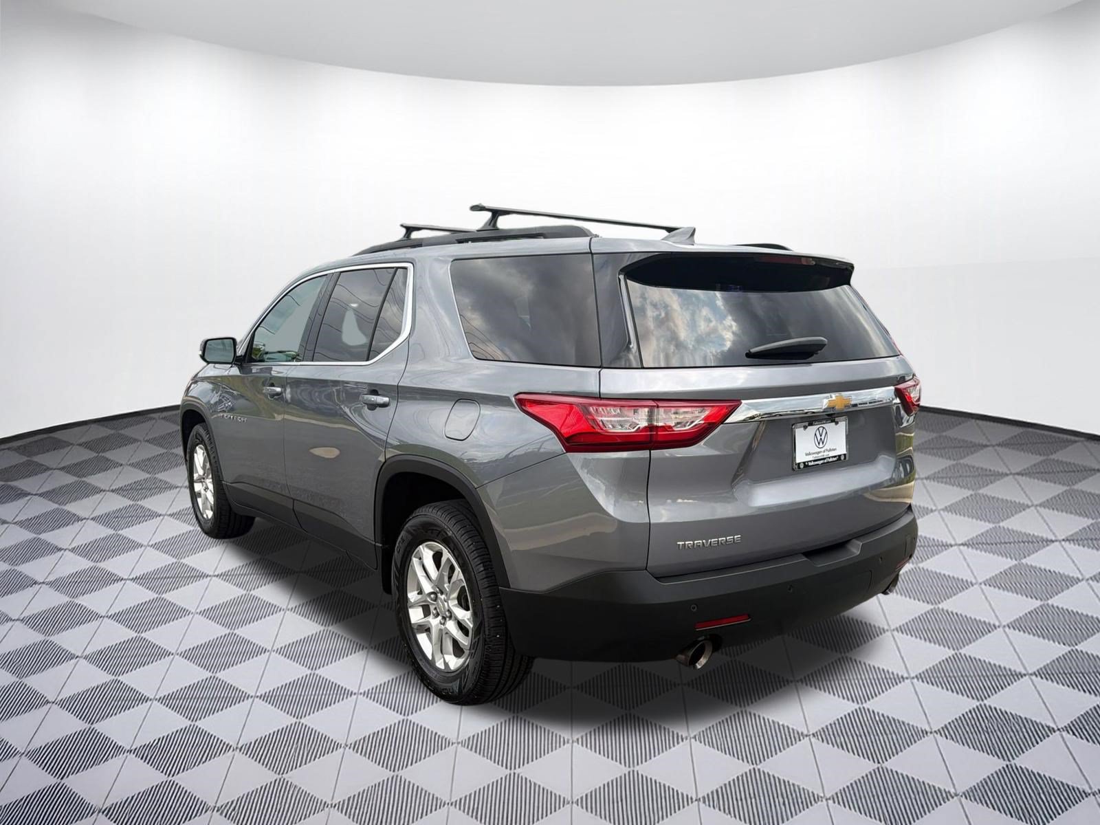 Used 2019 Chevrolet Traverse LT FWD image 3