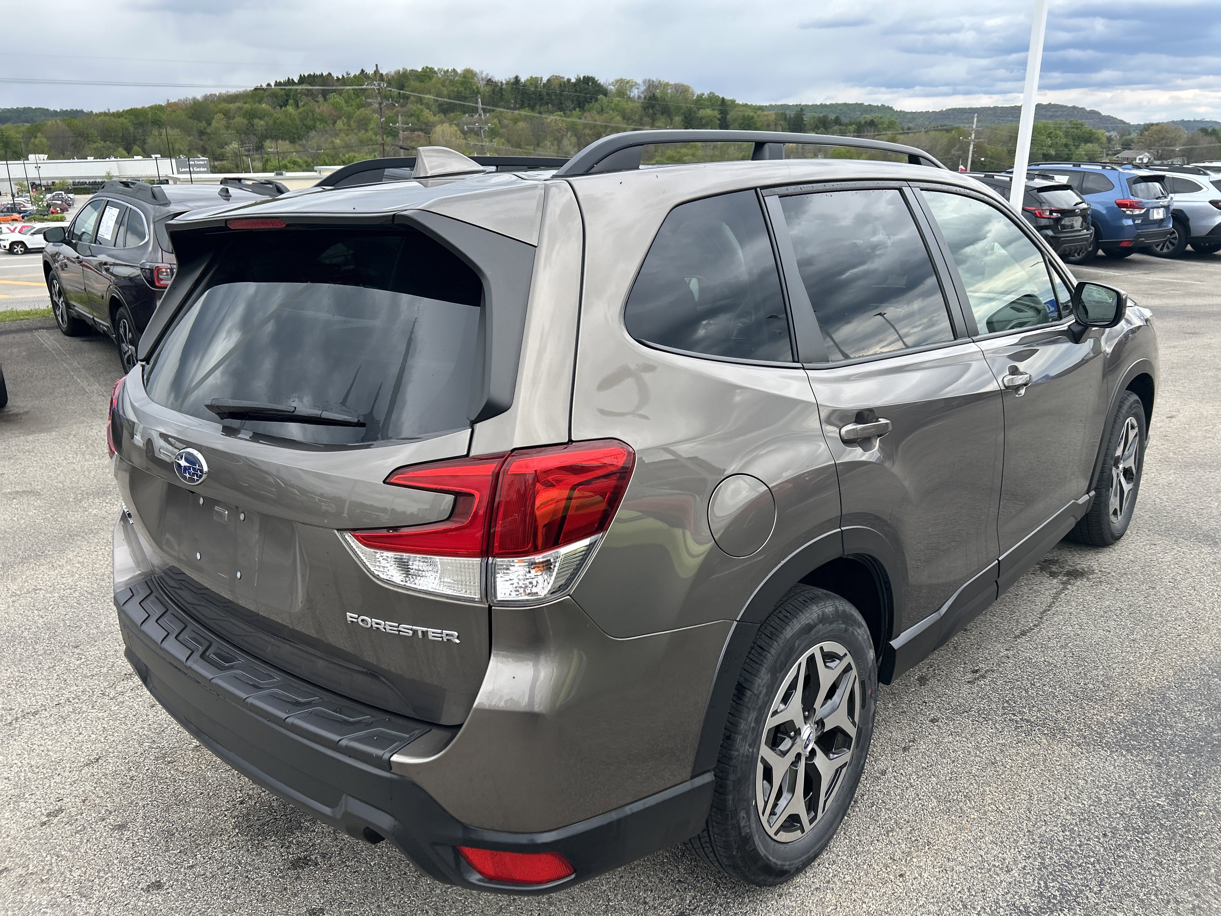 Used 2021 Subaru Forester Premium w/ Popular Package #1 AWD/4WD image 7