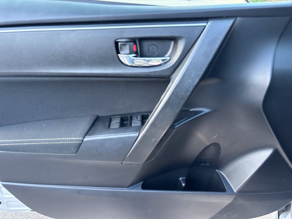 Used 2019 Toyota Corolla LE FWD image 17