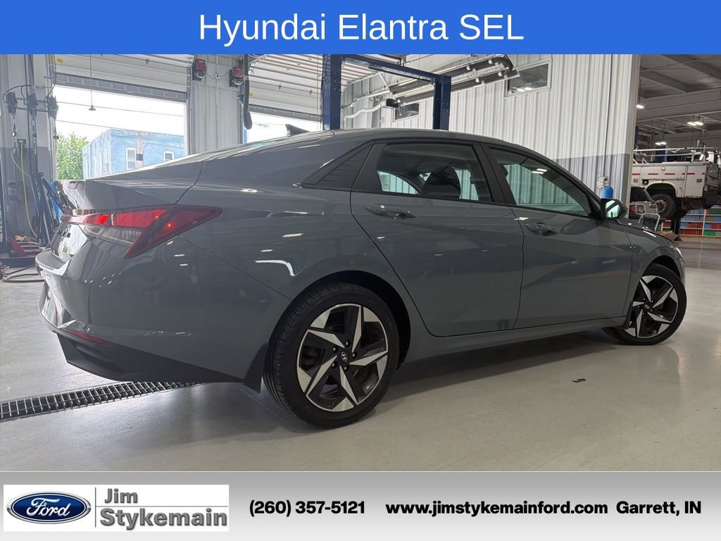 Used 2023 Hyundai Elantra SEL w/ Convenience Package FWD image 8