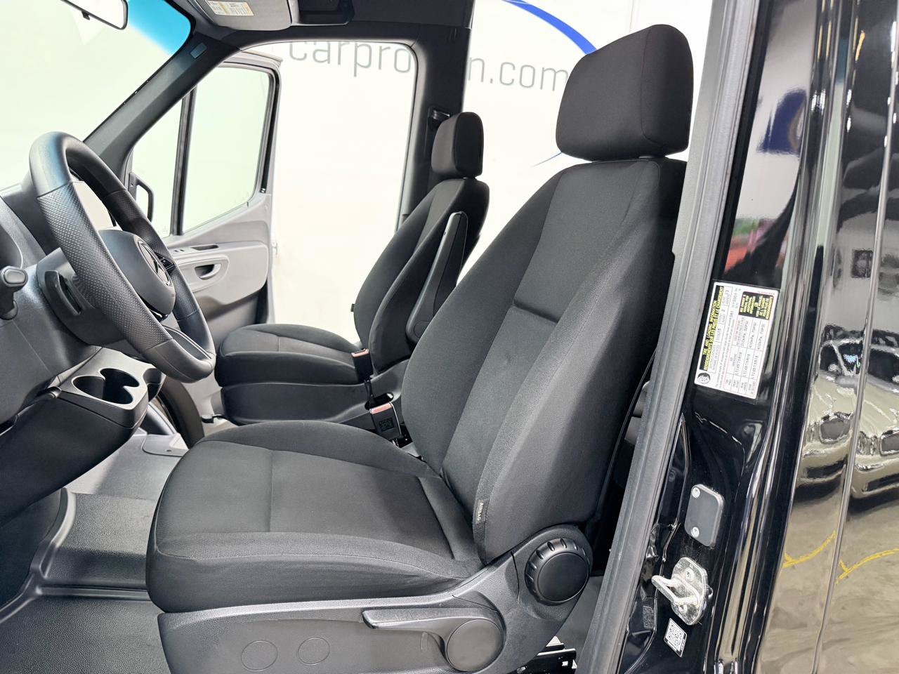 Used 2025 Mercedes-Benz Sprinter 2500 image 27