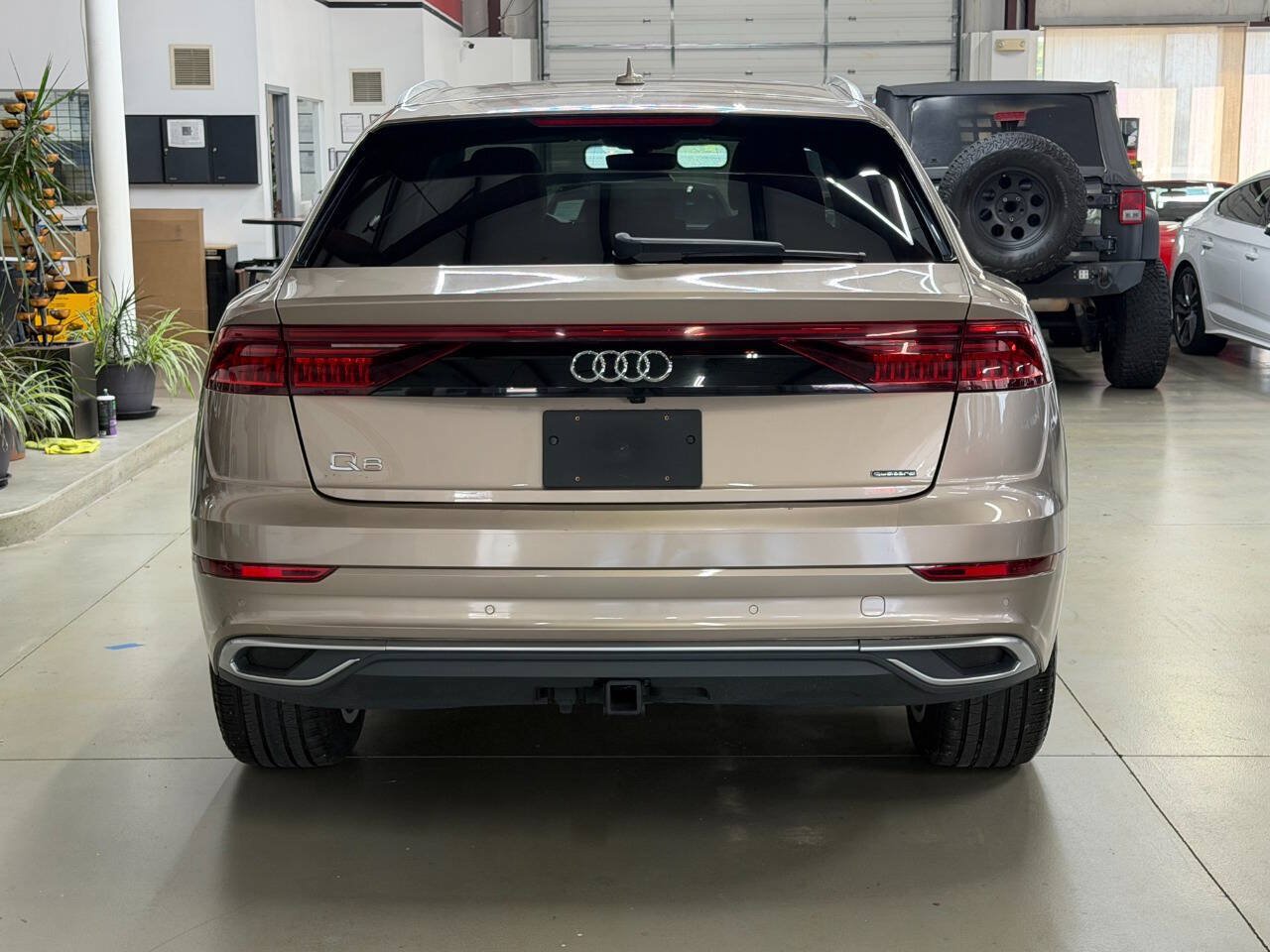 Used 2019 Audi Q8 Premium Plus w/ Premium Plus AWD/4WD image 3