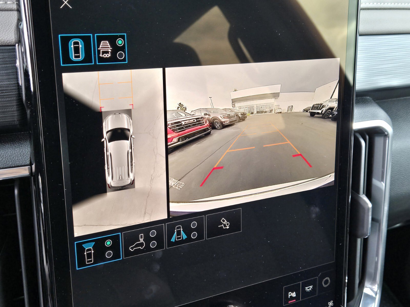 New 2025 GMC Acadia Elevation image 15