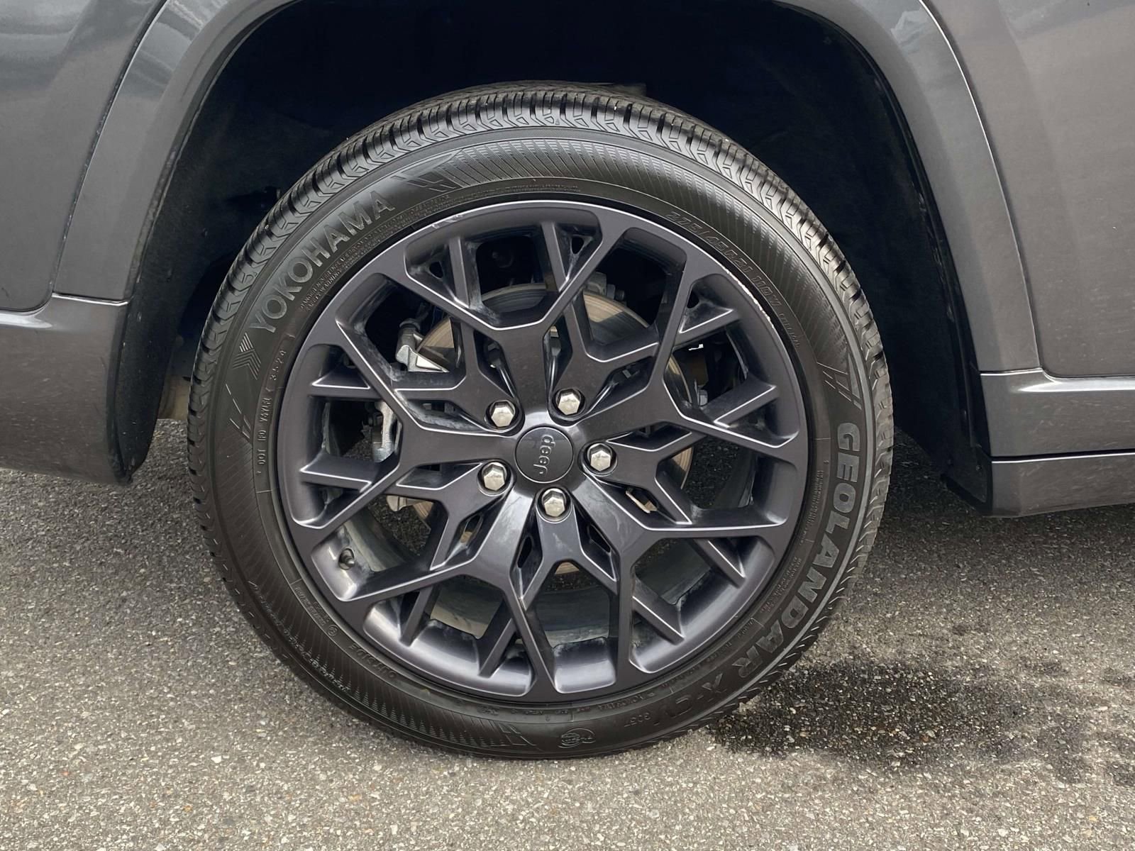 Used 2023 Jeep Grand Cherokee L Summit w/ High Altitude Package image 8